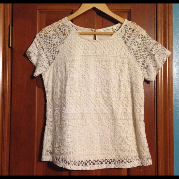 Solitaire Tops - Embroidered Lace Blouse 👚